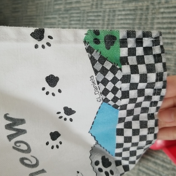 Adjustable Cat Apron - Picture 4 of 6